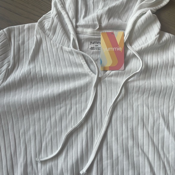 BNWT Yummie crop white hoodie - Picture 2 of 3